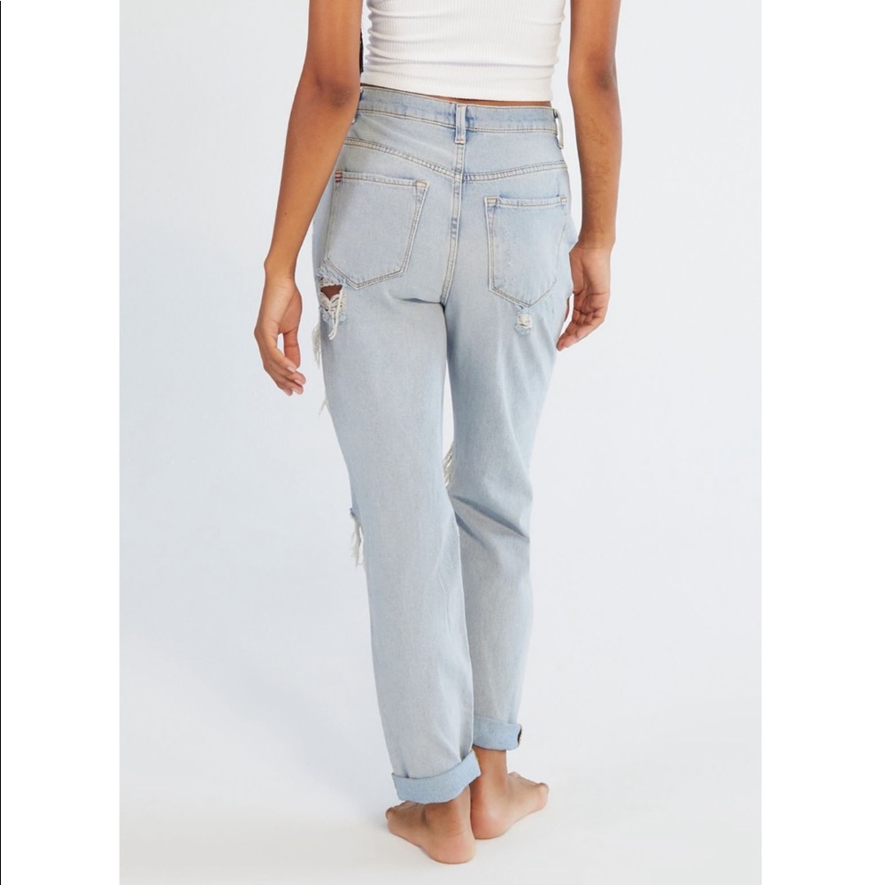 NWT UO BDG High-Waisted Super Distressed Ripped Mom Jeans - Picture 2 of 5